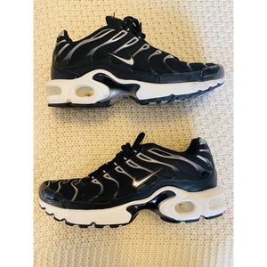 Youth/Womens Nike Air Max Plus Running Shoes